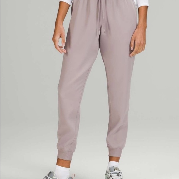 Lululemon Jogger - Picture 4 of 7